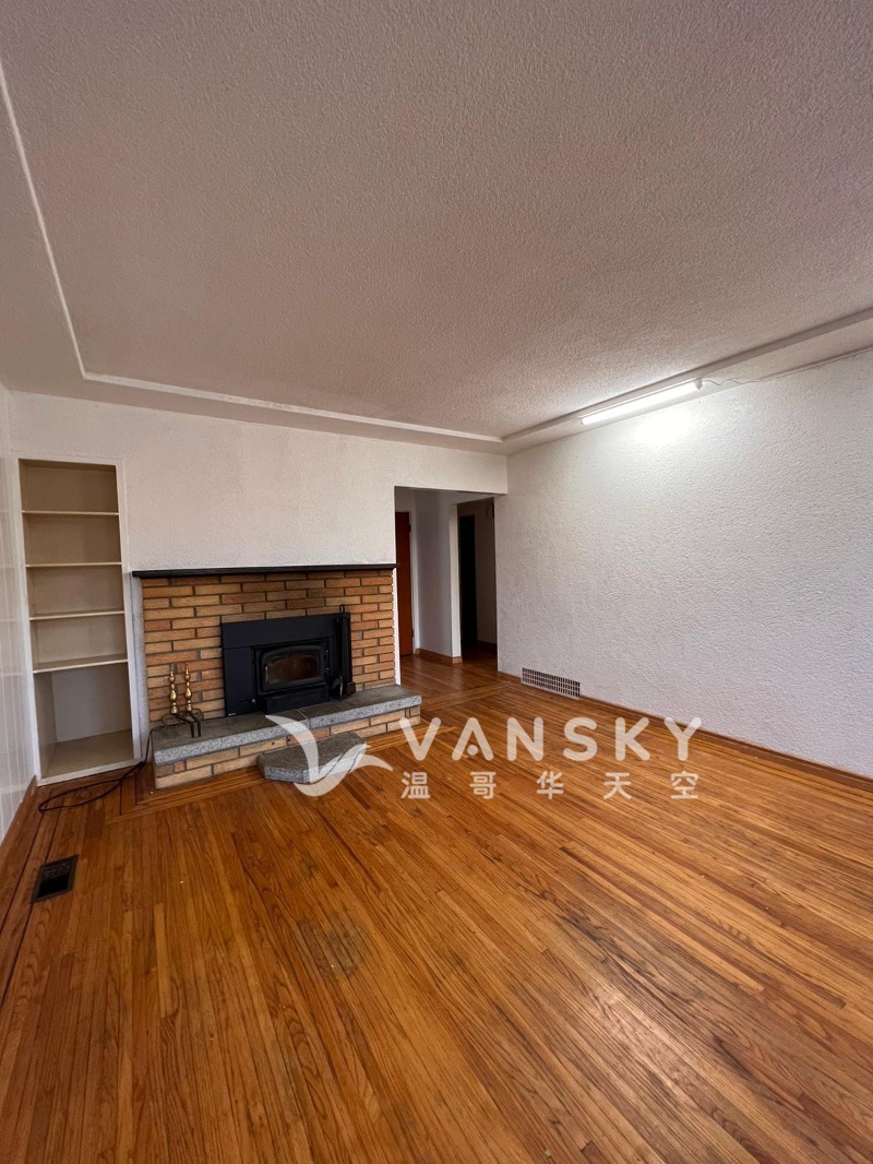 221219231446_top living room.jpeg